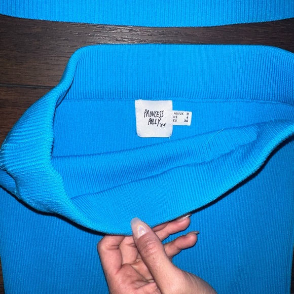 Cute Blue Skirt Set - Picture 2 of 3